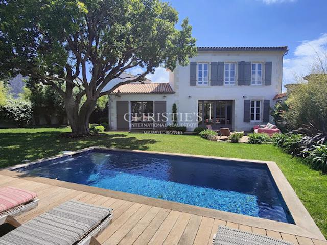 Maison avec piscine et terrasse