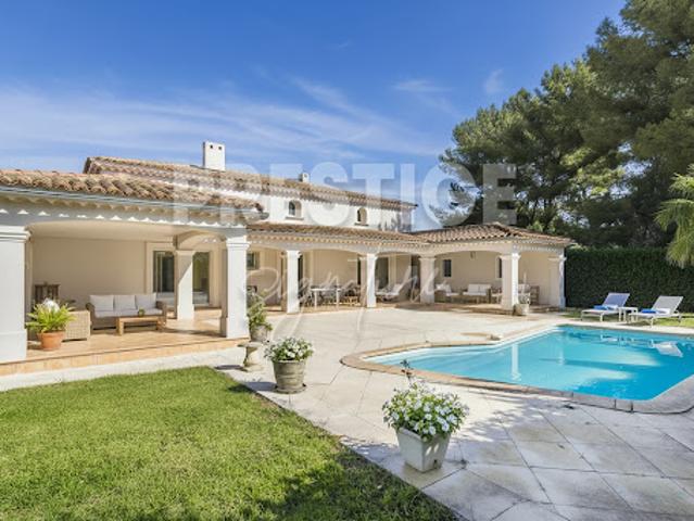 Maison avec piscine et terrasse