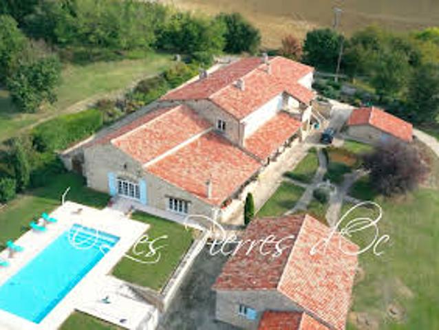 Maison avec piscine et terrasse