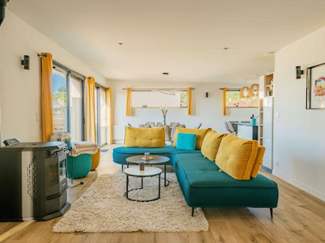 Maison avec piscine et terrasse
