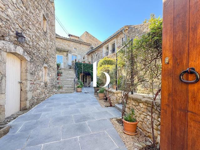 Maison avec piscine et terrasse
