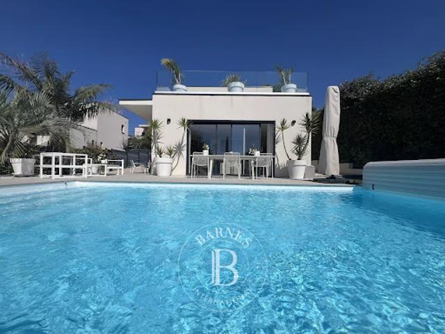 Maison avec piscine et terrasse
