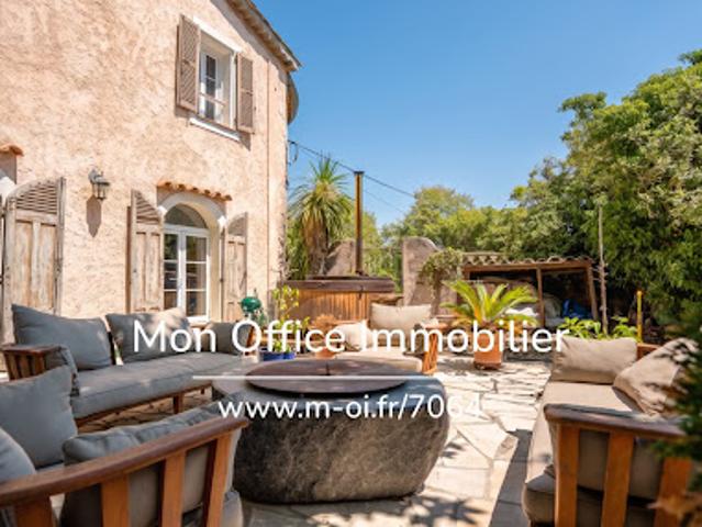 Maison avec piscine et terrasse