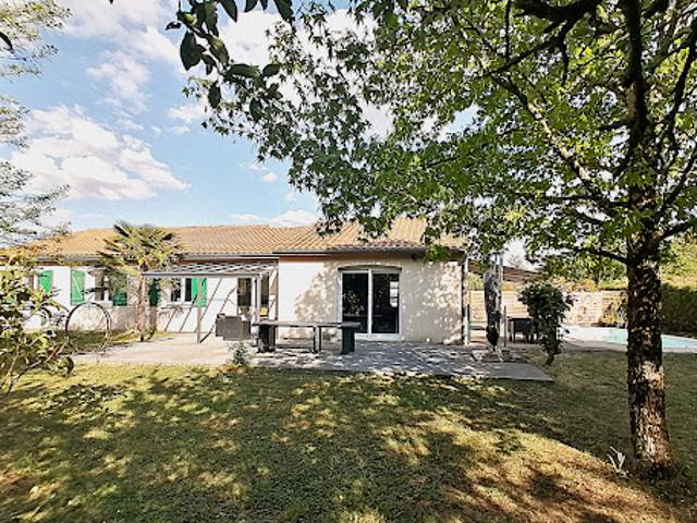 Maison avec piscine et terrasse