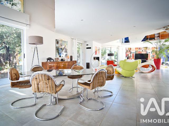 Maison avec piscine et terrasse