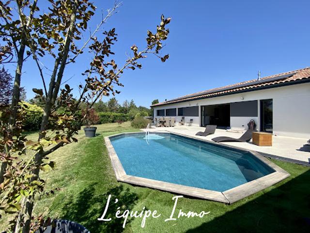 Maison avec piscine et terrasse