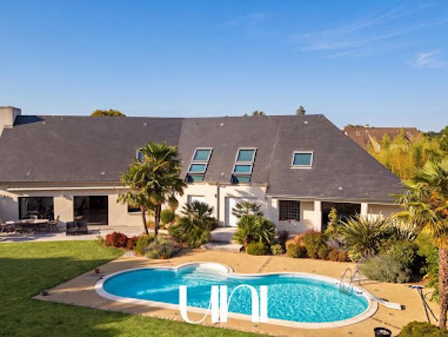 Maison avec piscine et terrasse