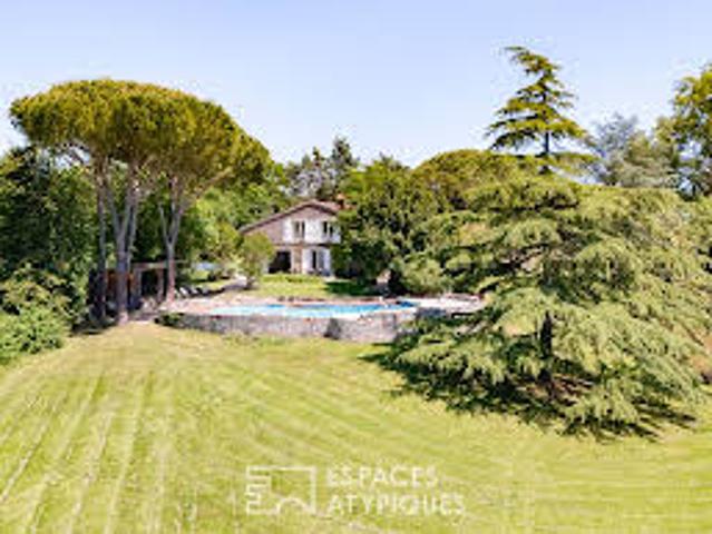 Maison avec piscine et terrasse