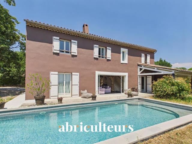 Maison avec piscine et terrasse