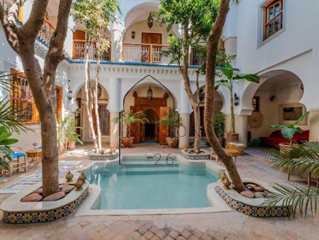 Maison avec piscine et terrasse