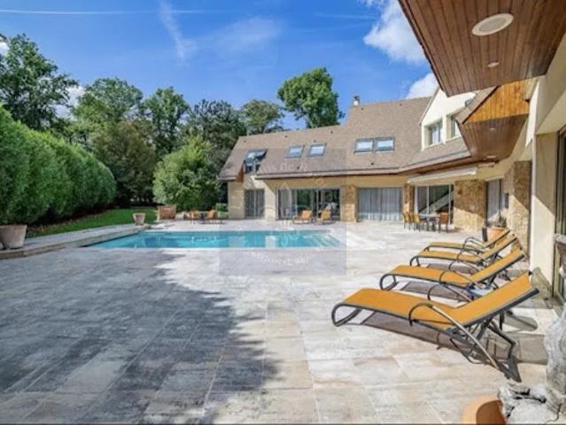 Maison avec piscine et terrasse