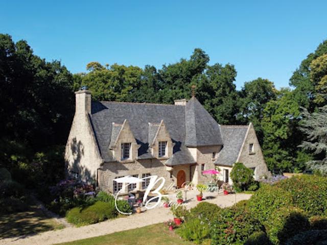 Maison avec piscine et terrasse