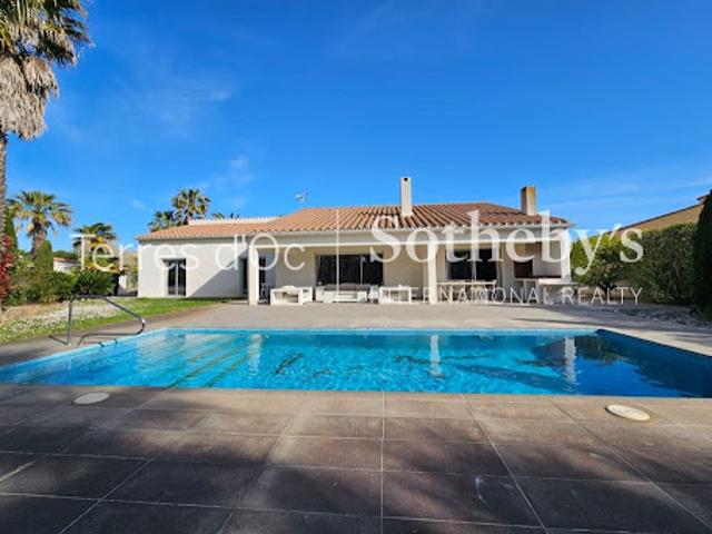 Maison avec piscine et terrasse