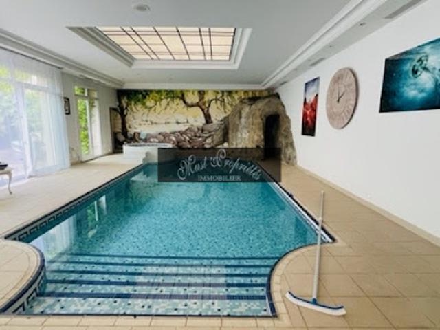 Maison avec piscine et terrasse