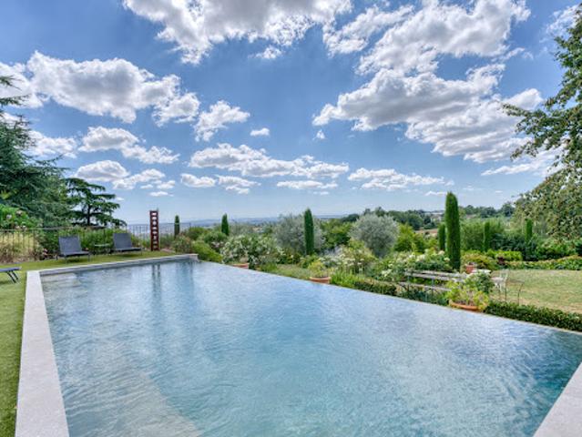 Maison avec piscine et terrasse