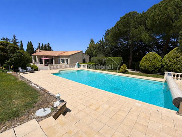 Maison avec piscine et jardin