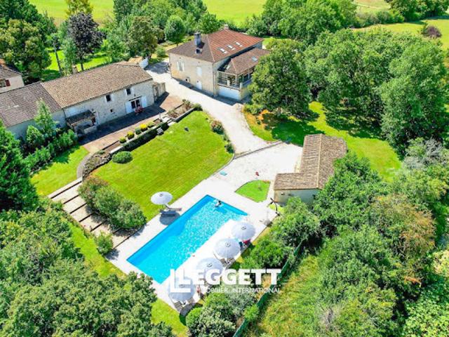 Maison avec piscine et terrasse