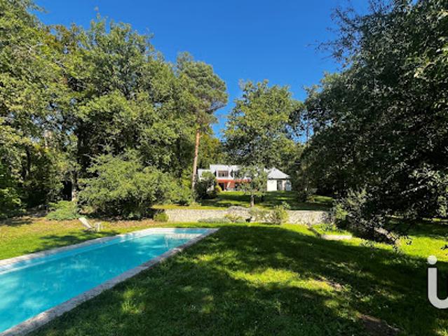 Maison avec piscine et terrasse