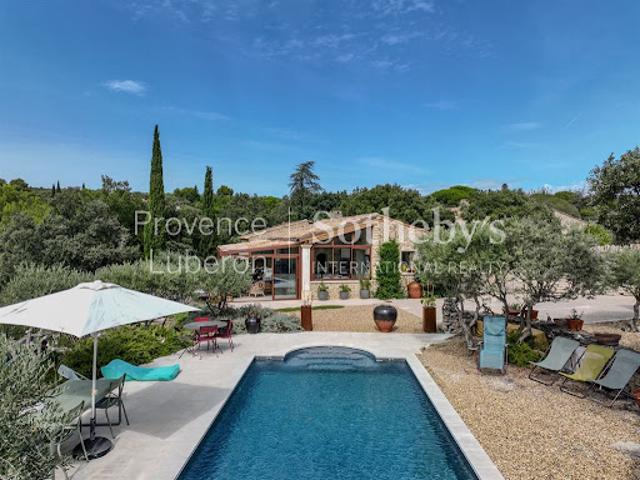 Maison avec piscine et terrasse
