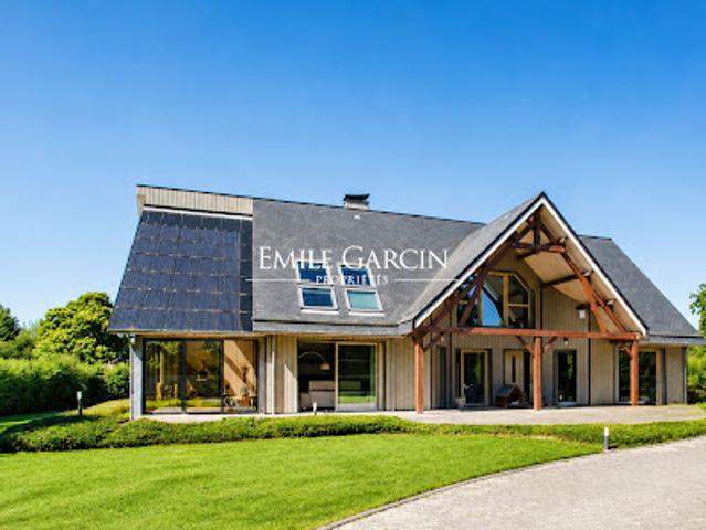 Maison avec piscine et terrasse