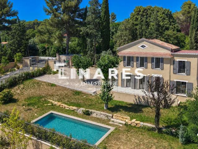 Maison avec piscine et terrasse