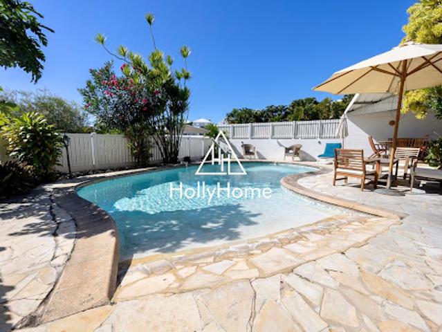 Maison avec piscine et terrasse