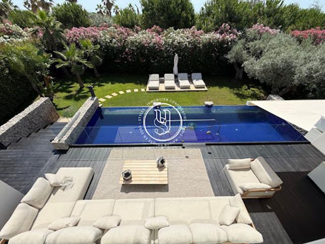 Maison avec piscine et terrasse