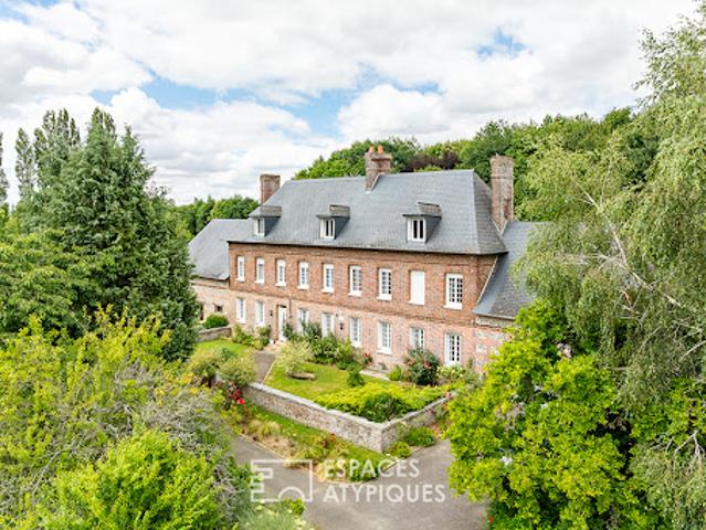 Maison avec piscine et terrasse