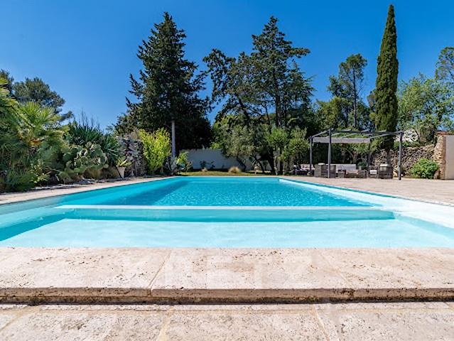 Maison avec piscine et terrasse