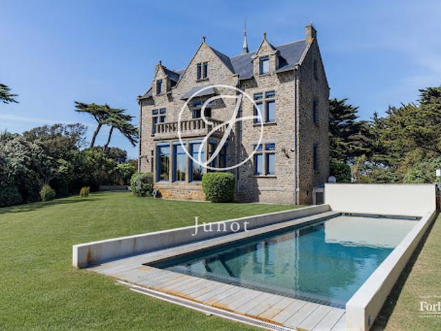 Maison avec piscine et terrasse