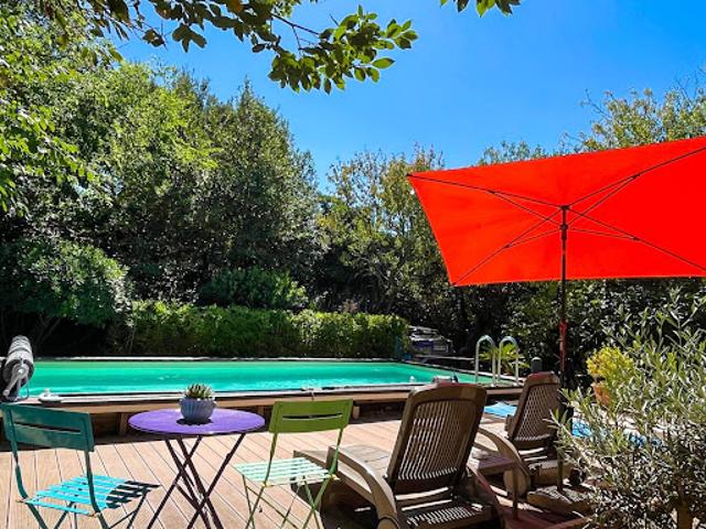 Maison avec piscine et terrasse
