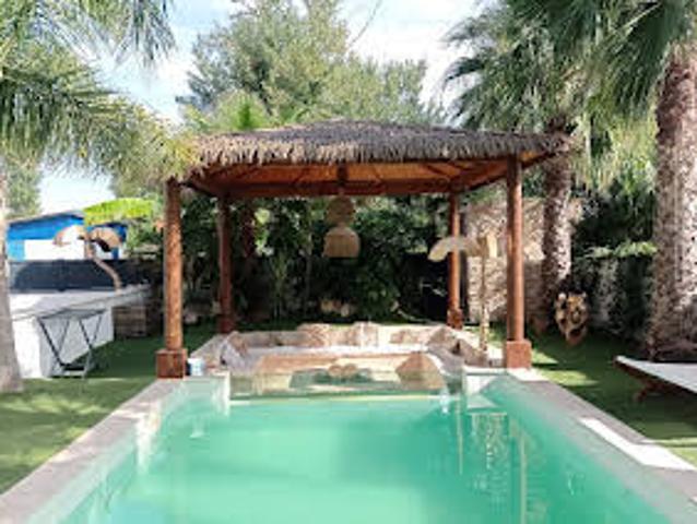 Maison avec piscine et terrasse