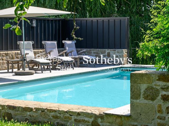 Maison avec piscine et terrasse