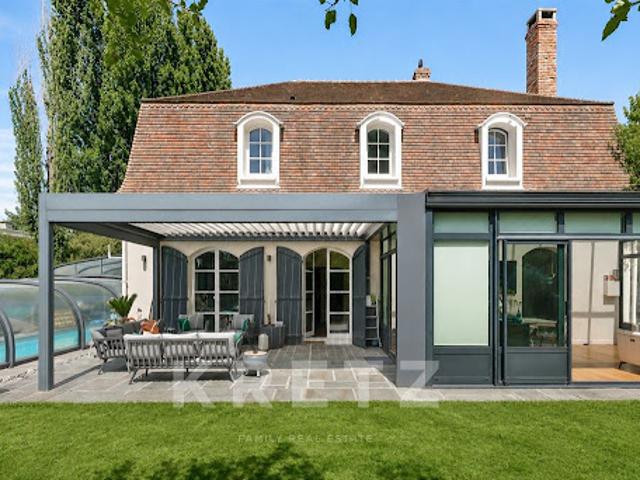 Maison avec piscine et terrasse
