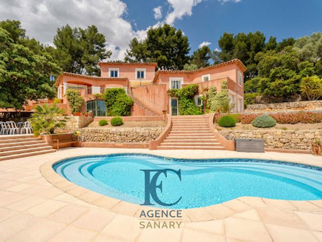 Maison avec piscine et terrasse