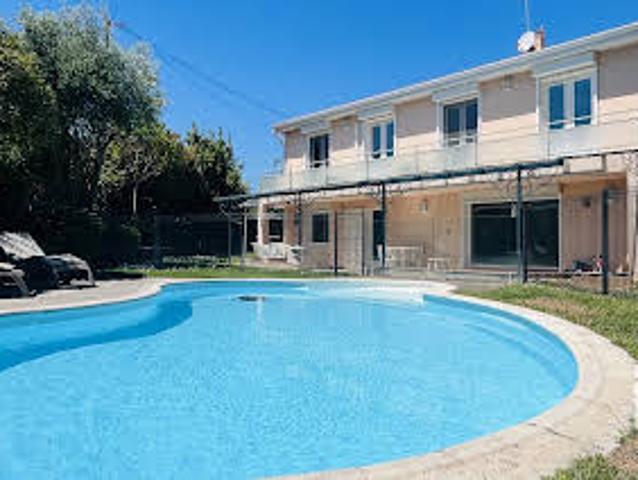 Maison avec Piscine et Terrasse