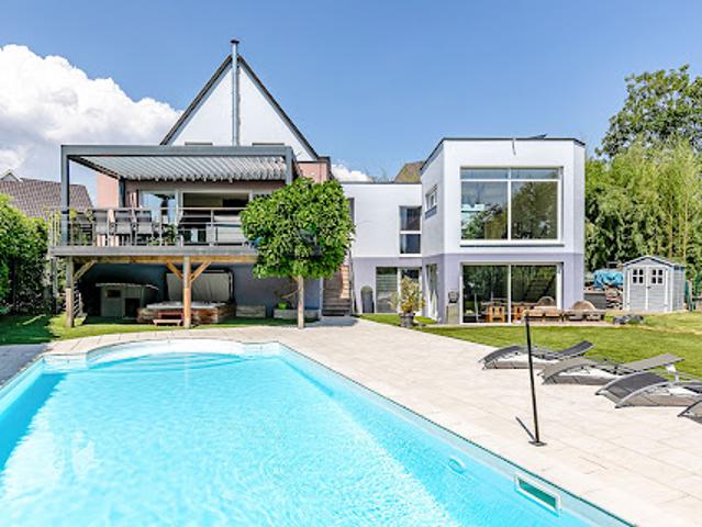 Maison avec piscine et terrasse