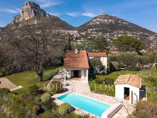 Maison avec piscine et terrasse