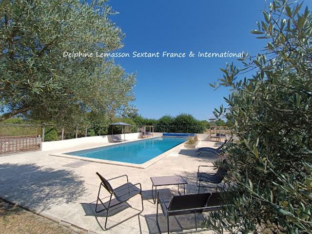 Maison avec piscine et terrasse