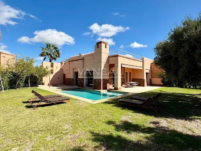 Maison avec piscine et terrasse