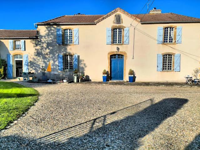 Maison avec piscine et terrasse