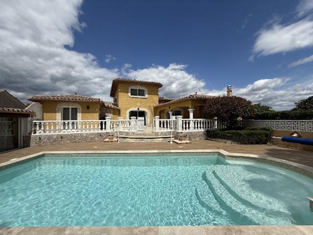 Maison avec piscine et terrasse