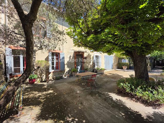 Maison avec piscine et terrasse