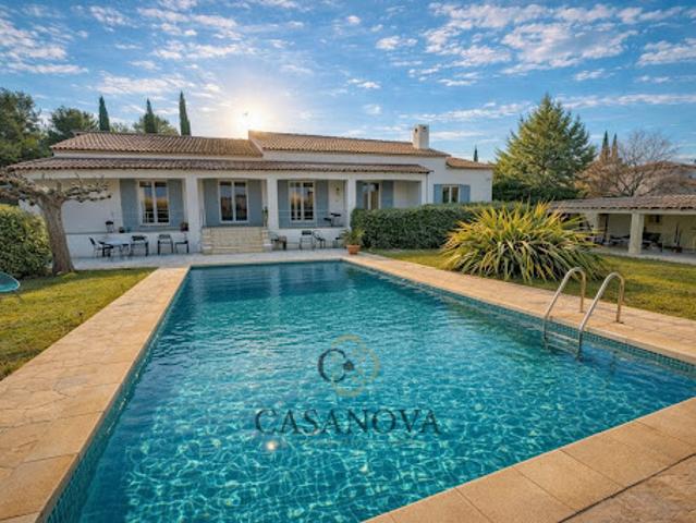 Maison avec piscine et terrasse