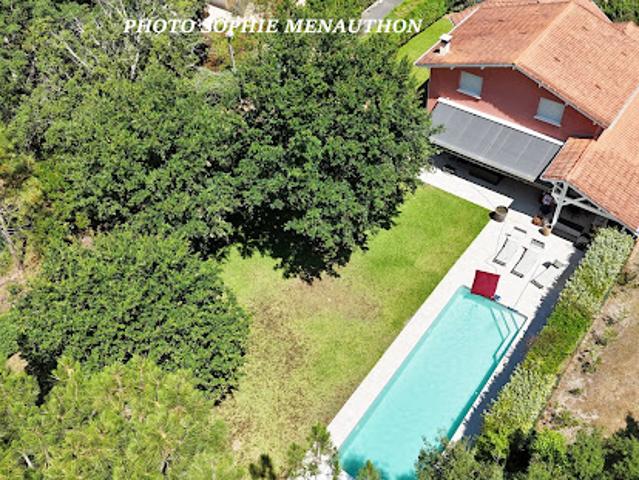 Maison avec piscine et terrasse