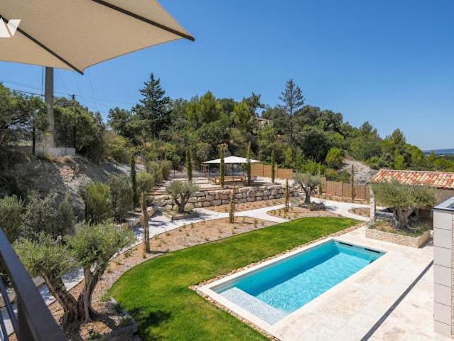 Maison avec piscine et terrasse