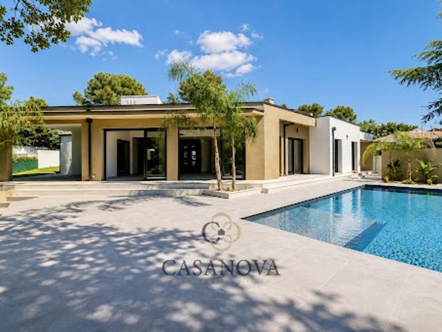 Maison avec piscine et terrasse