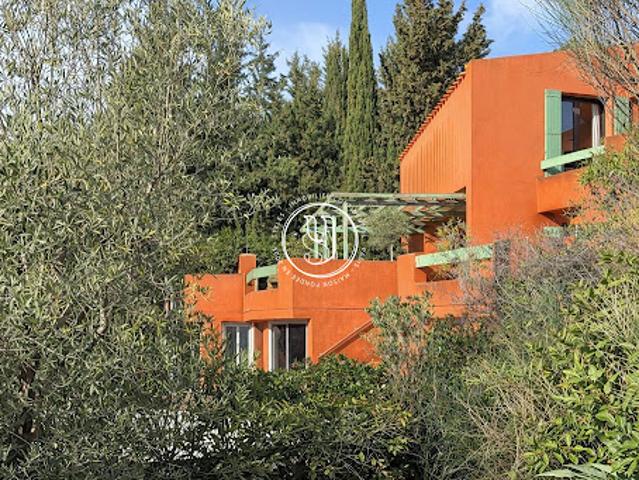 Maison avec piscine et terrasse
