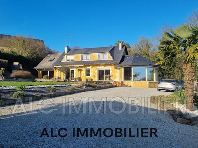 Maison avec piscine et terrasse