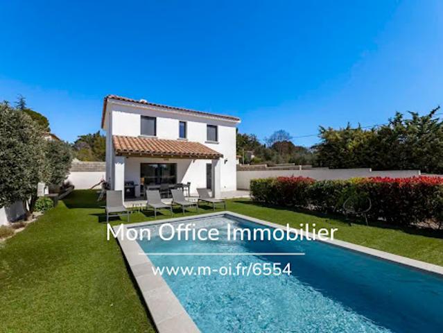 Maison avec piscine et terrasse